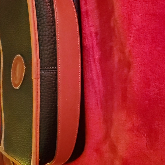 VINTAGE DOONEY PEBBLE LEATHER CROSSBODY. - Picture 3 of 8